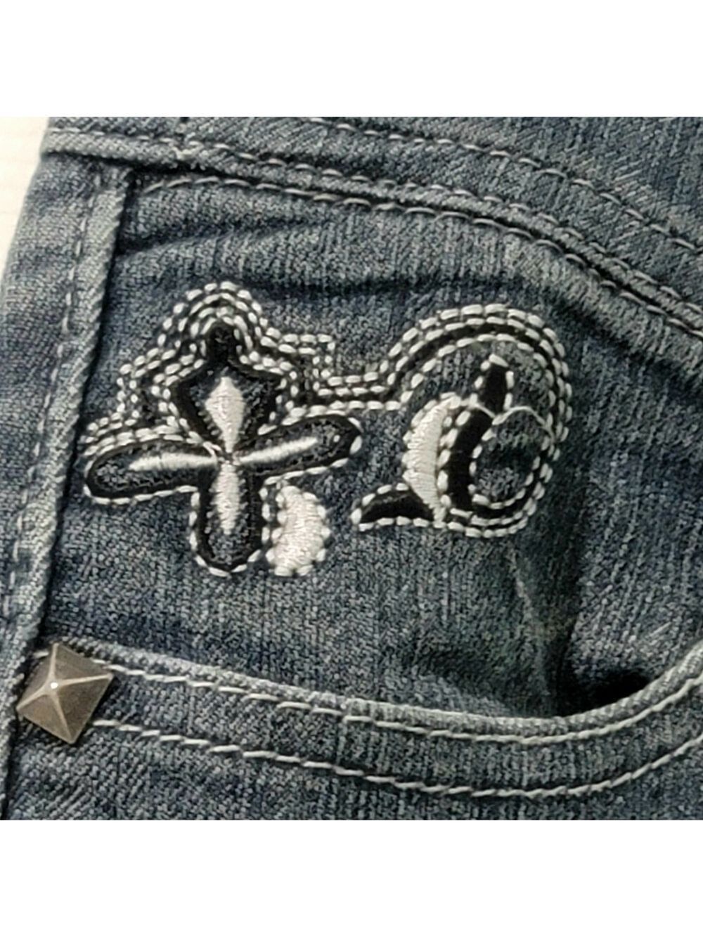 Diamante Women's Embroidered Distressed Cropped Denim Jeans Size 9
